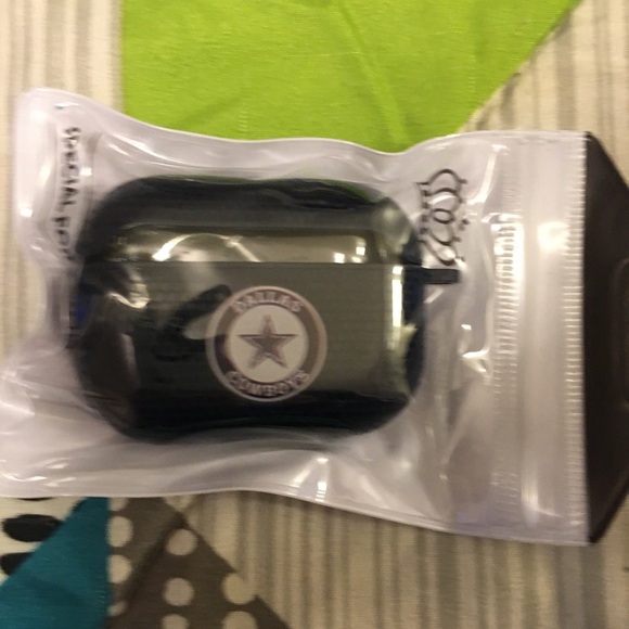 6 pc AirPod Pro Case Bundle - Picture 3 of 9